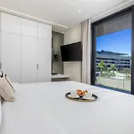 Vikendica Luxurious In *